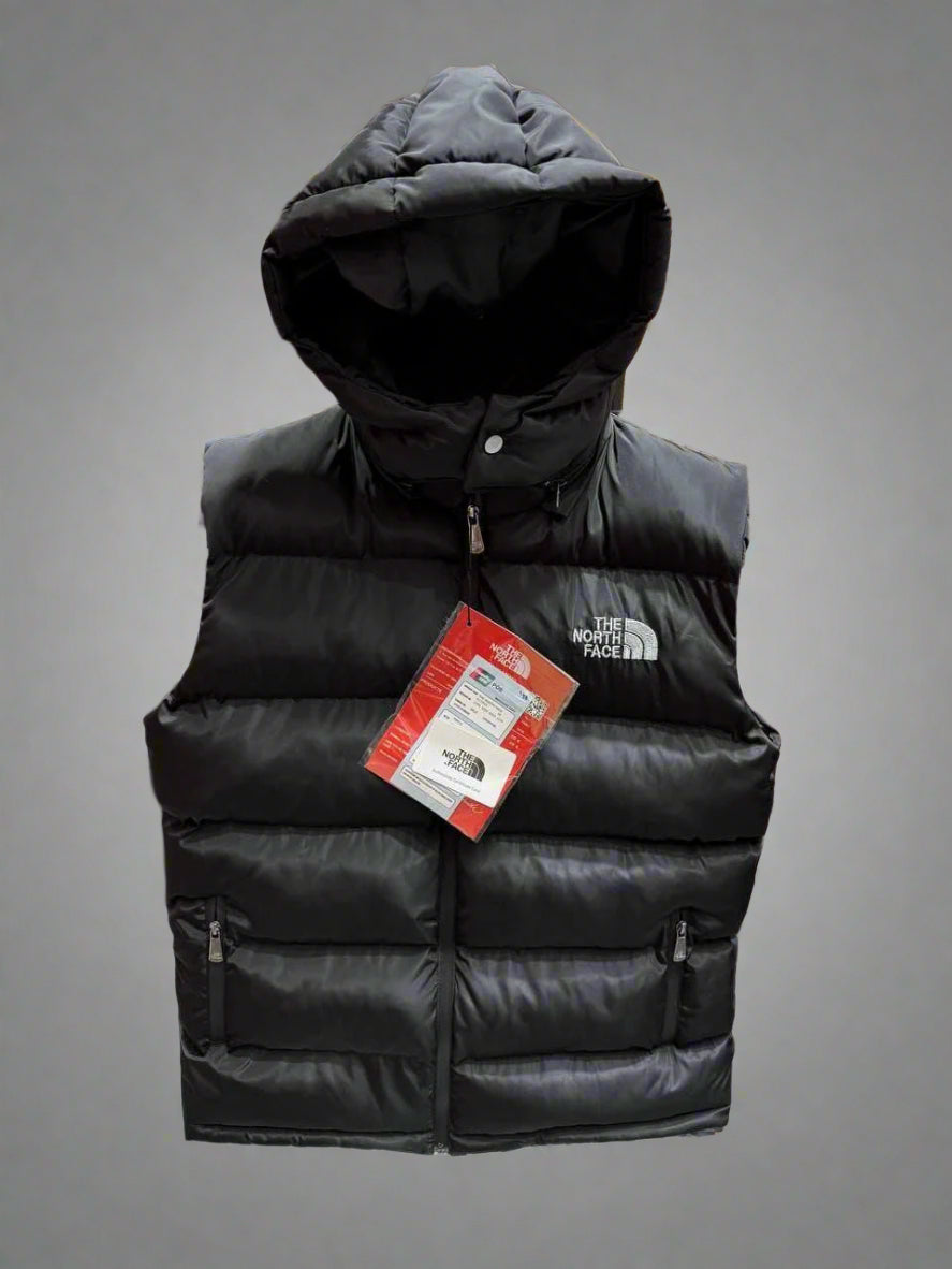 Vesta Puffer Neagră cu Glugă – The North Face