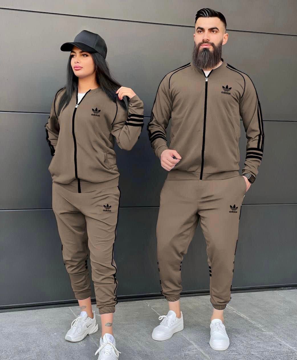 Set Trening Adidas – Maro cu Dungi Negre