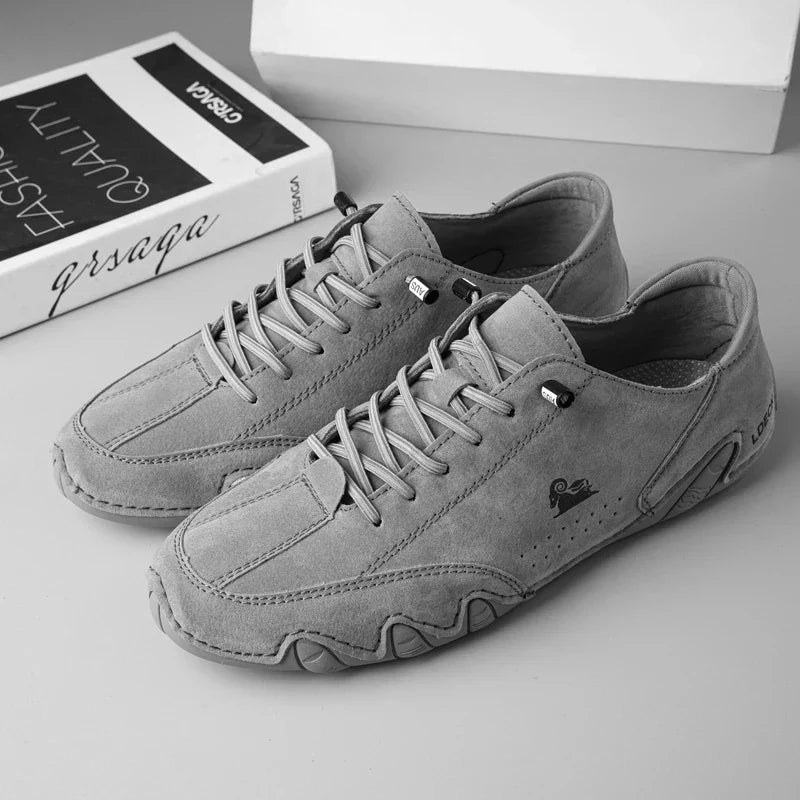 Luxury Casual Shoes Men Sneakers 2023 Male High Top Sneakers Winter Warm Designer Fashion Loafers Lace Up Shoes Men Ankle Boots