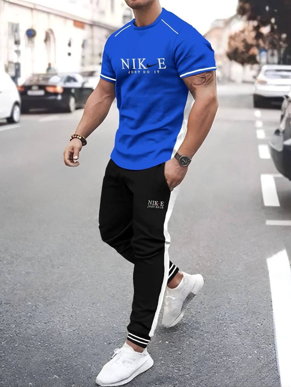 Compleu Nike cu Sigle Cusute