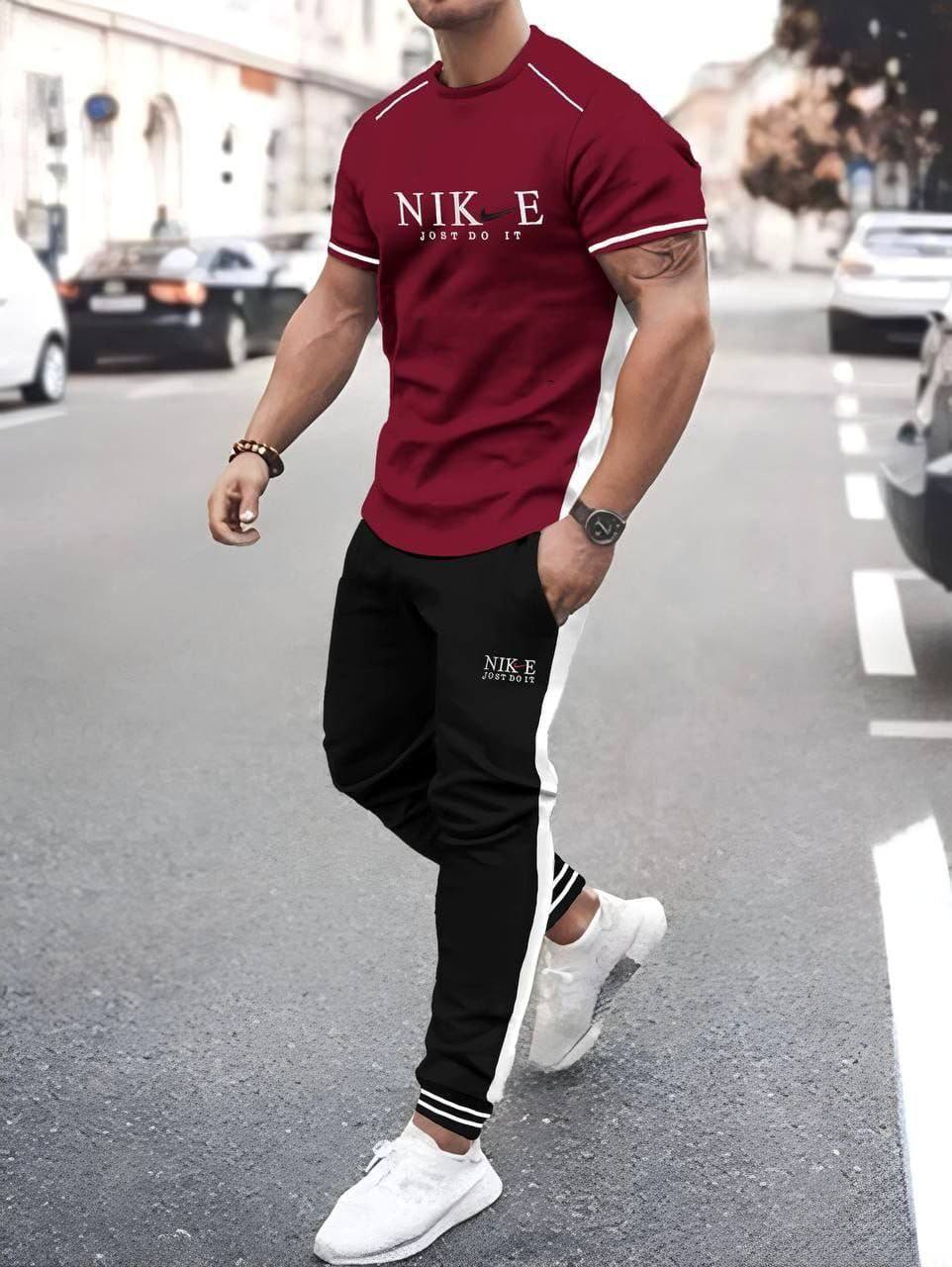 Compleu Nike cu Sigle Cusute