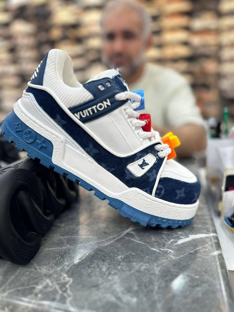 Adidași Louis Vuitton