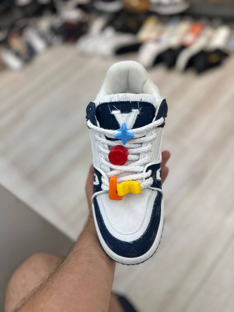 Adidași Louis Vuitton