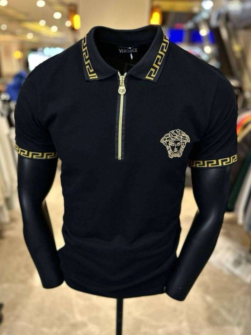 Tricouri Bărbați cu Sigle Cusute – Modele Originale de Brand,