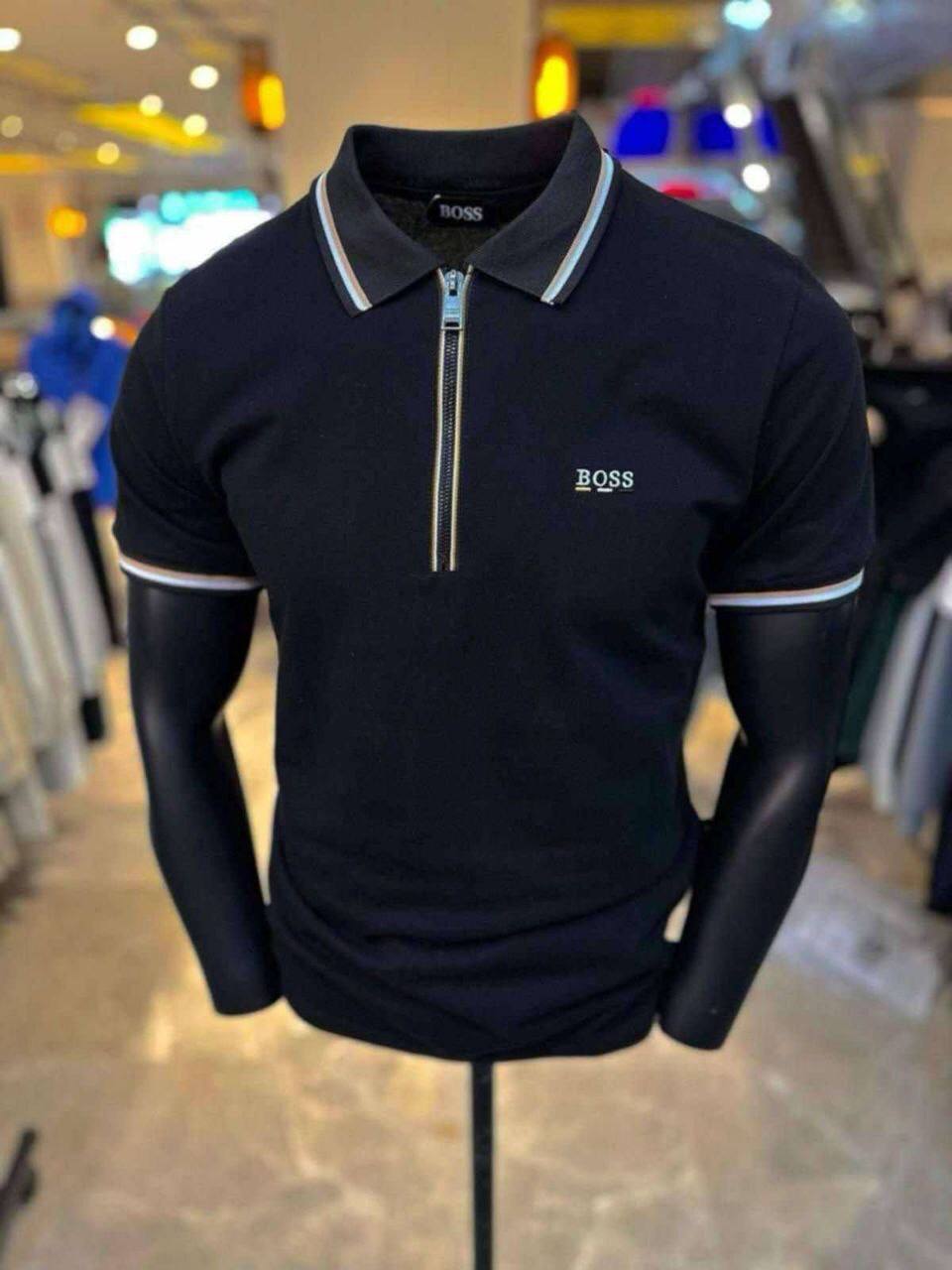 Tricouri Bărbați cu Sigle Cusute – Modele Originale de Brand,