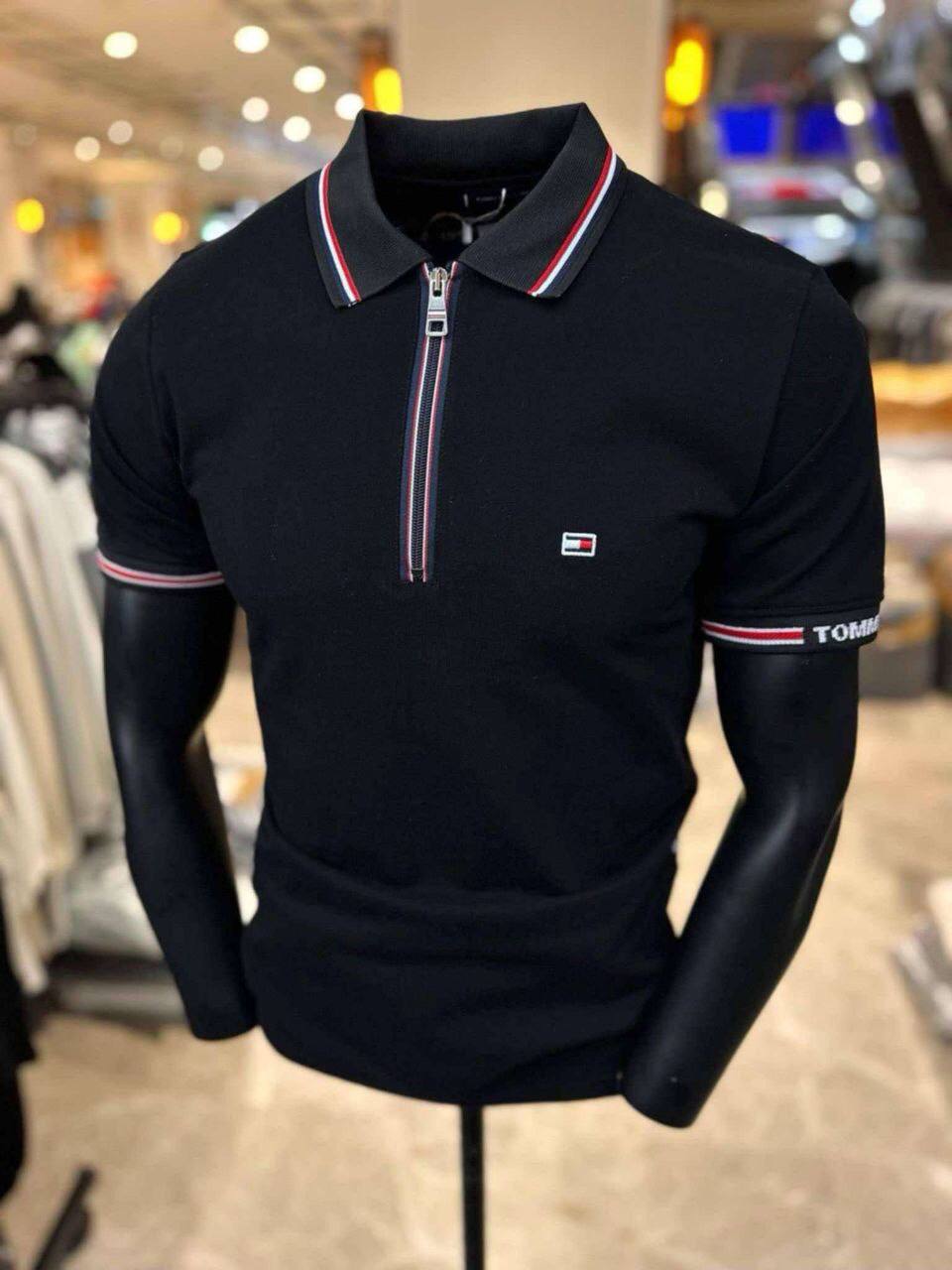 Tricouri Bărbați cu Sigle Cusute – Modele Originale de Brand,